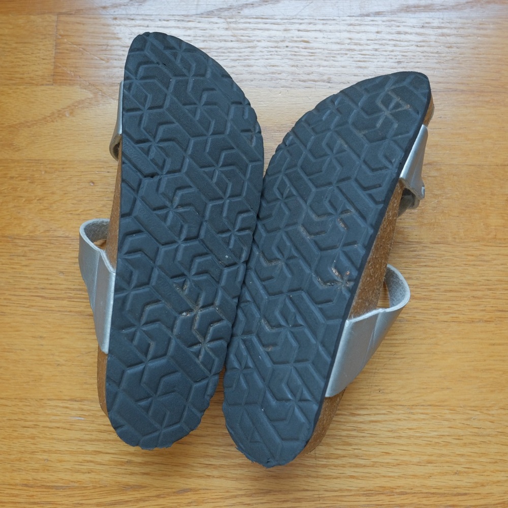 Aerothotic Viking Strappy Cork Sandals Size 38 US7.5 Metallic Silver - Picture 8 of 9